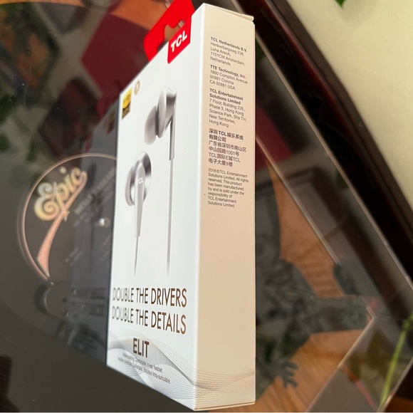 🎧 TCL ELIT 300 Wired In-Ear Headphones with Mic, Noise Isolating, Silver, NWT - Picture 6 of 9